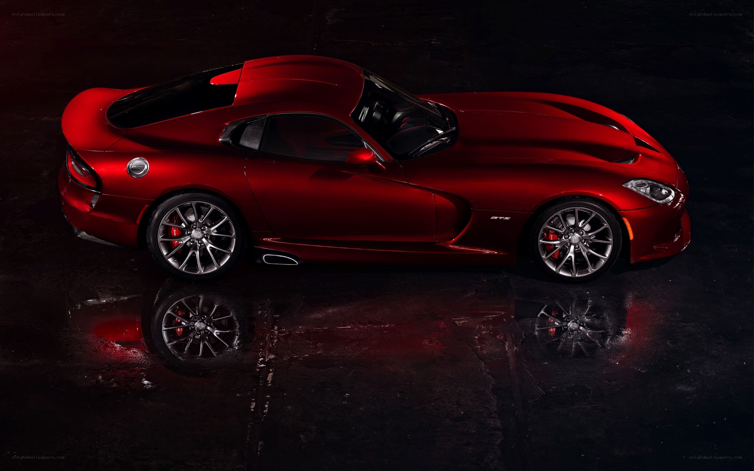 Red Dodge Viper GTS