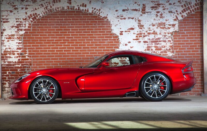 Red Dodge Viper GTS