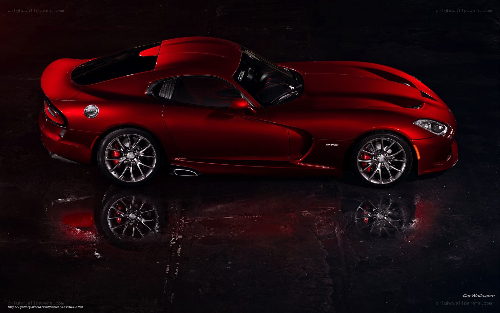 Red Dodge Viper GTS