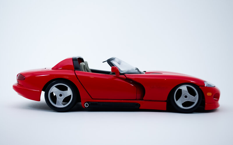 red dodge viper model car