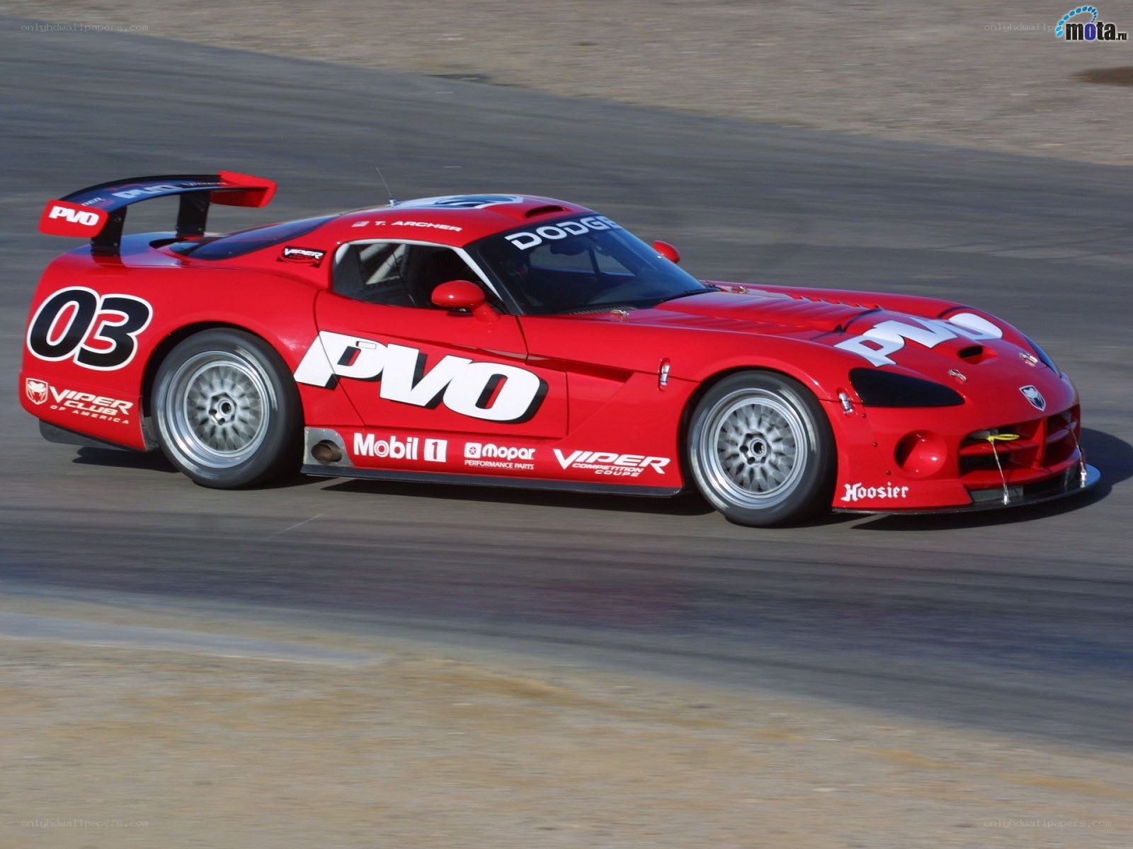 red dodge viper race car