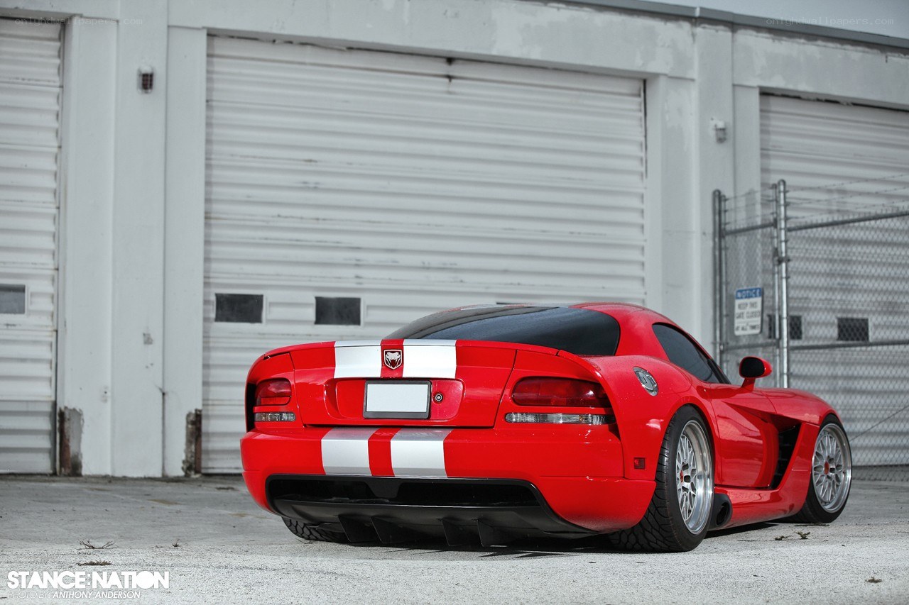 red dodge viper with stripes