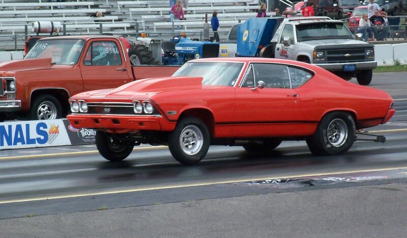 Red Drag Racing Car — Dynamic