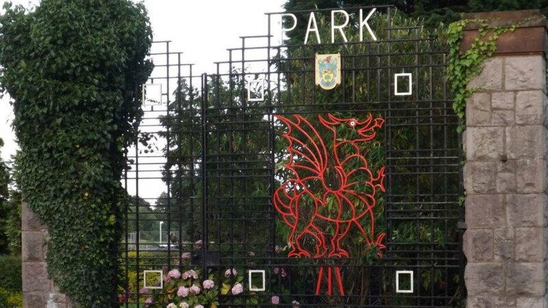 Red Dragon on Gate
