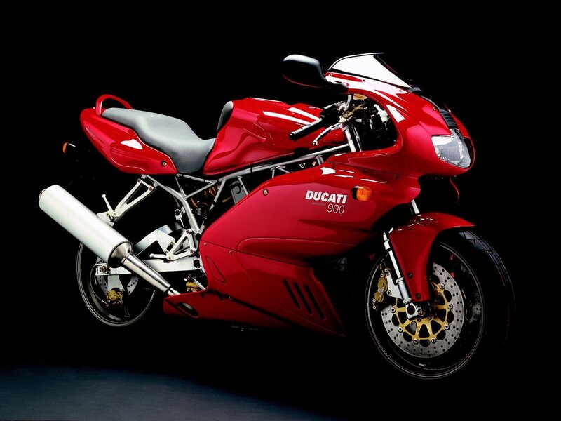 Red Ducati 900 sportbike