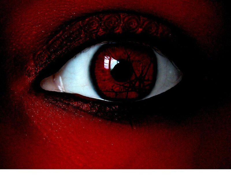 red eye with intricate patterns
