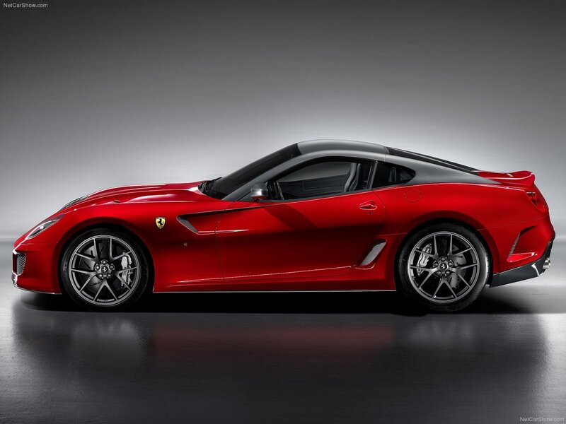 Red Ferrari 599 GTO