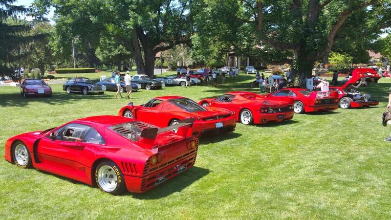 Red Ferrari F40 Cars — Outdoor
