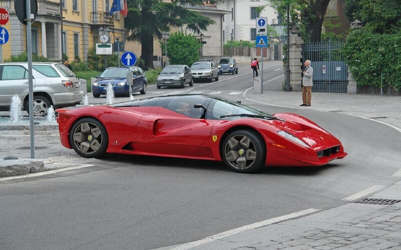 Red Ferrari F50 — Calm