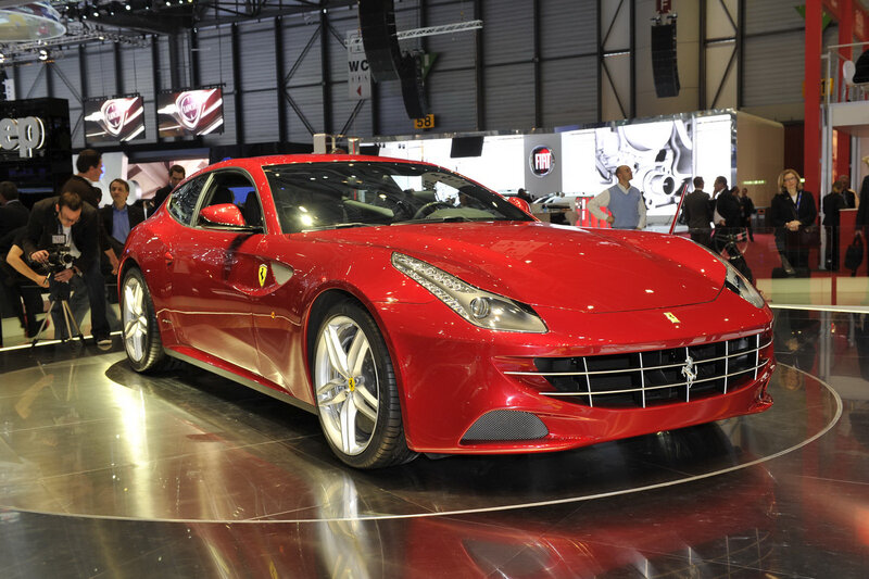 Red Ferrari Ff Car — Showroom, Photograph