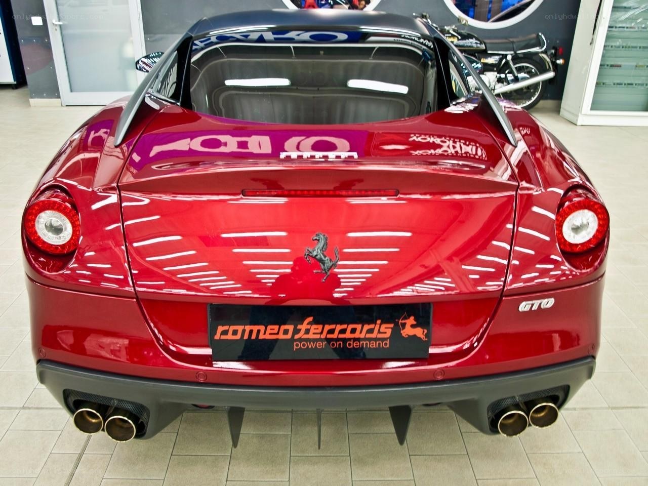 Red Ferrari GTO rear view
