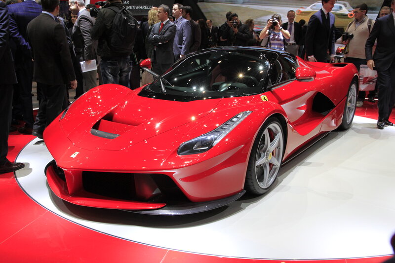 Red Ferrari Laferrari — Formal