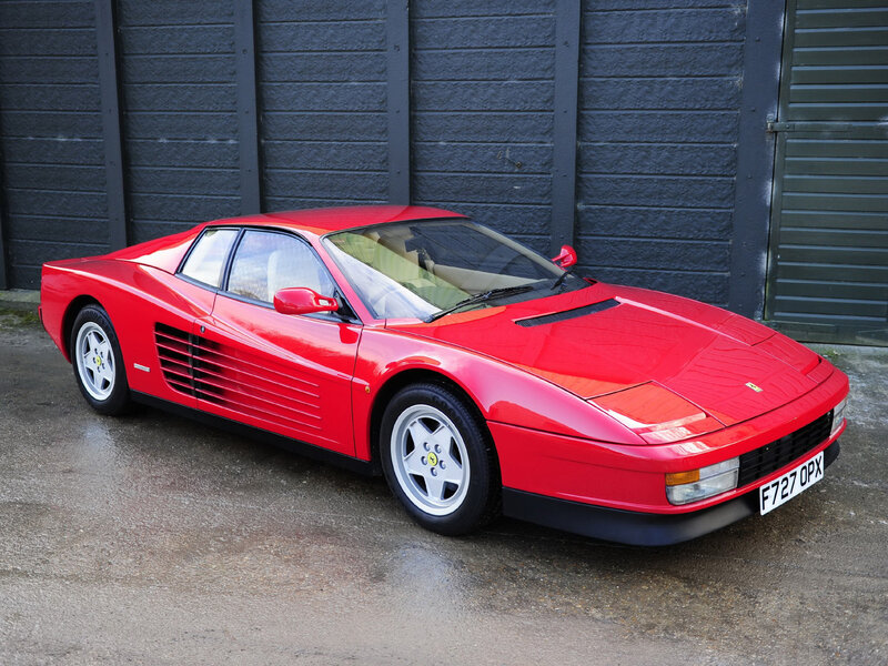 Red Ferrari Testarossa — Static