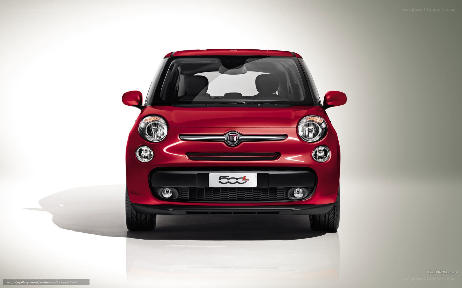 Red Fiat 500L front view