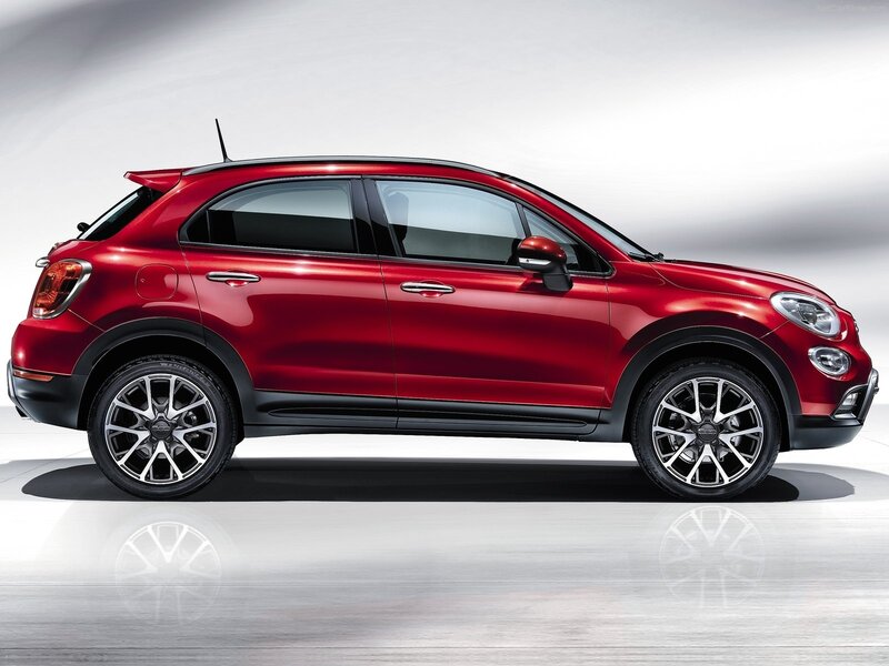 Red Fiat 500x Suv — Neutral