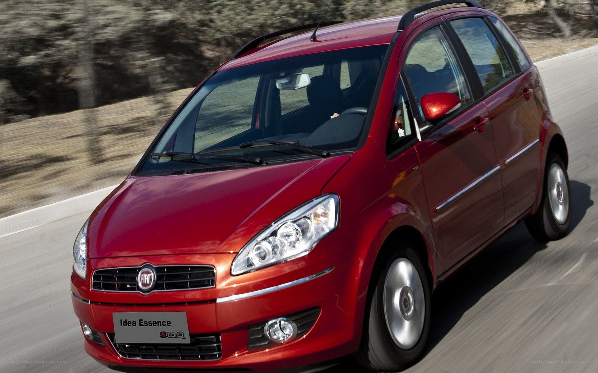 Red Fiat Idea in motion