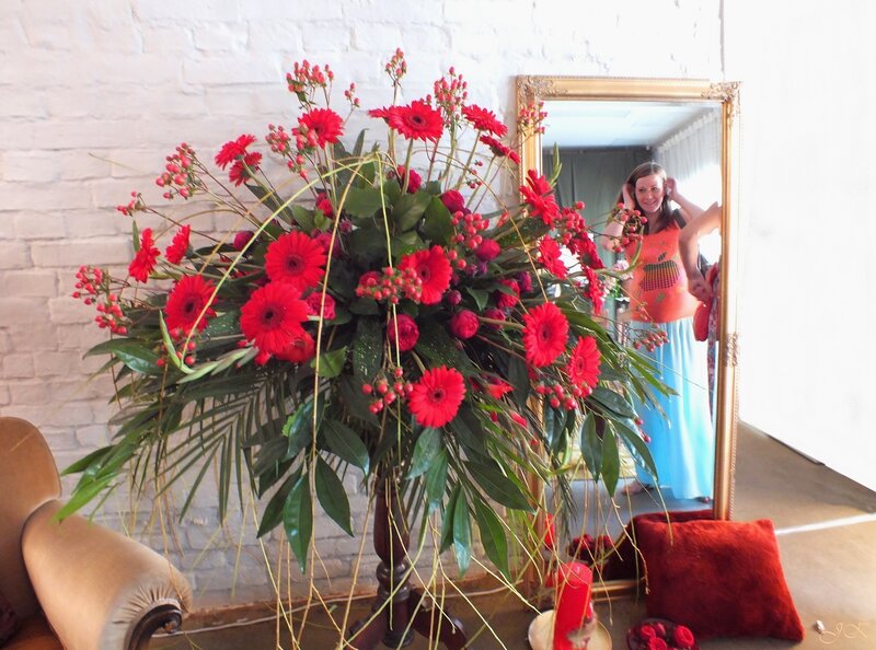 Red Flower Arrangement — Calm