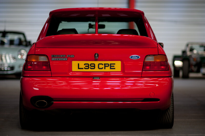 Red Ford Escort Rs