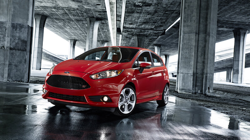 Red Ford Fiesta St — Dramatic
