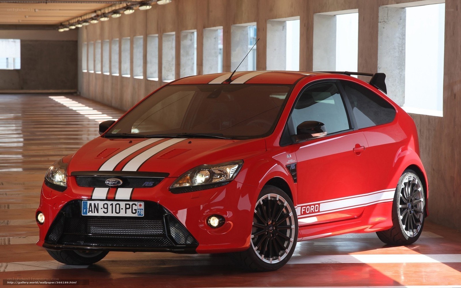 red ford focus rs car