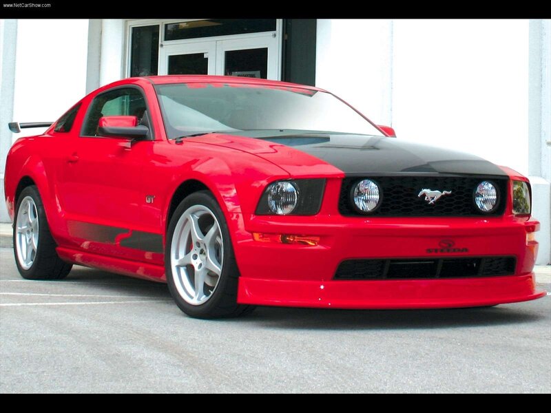 Red Ford Mustang GT
