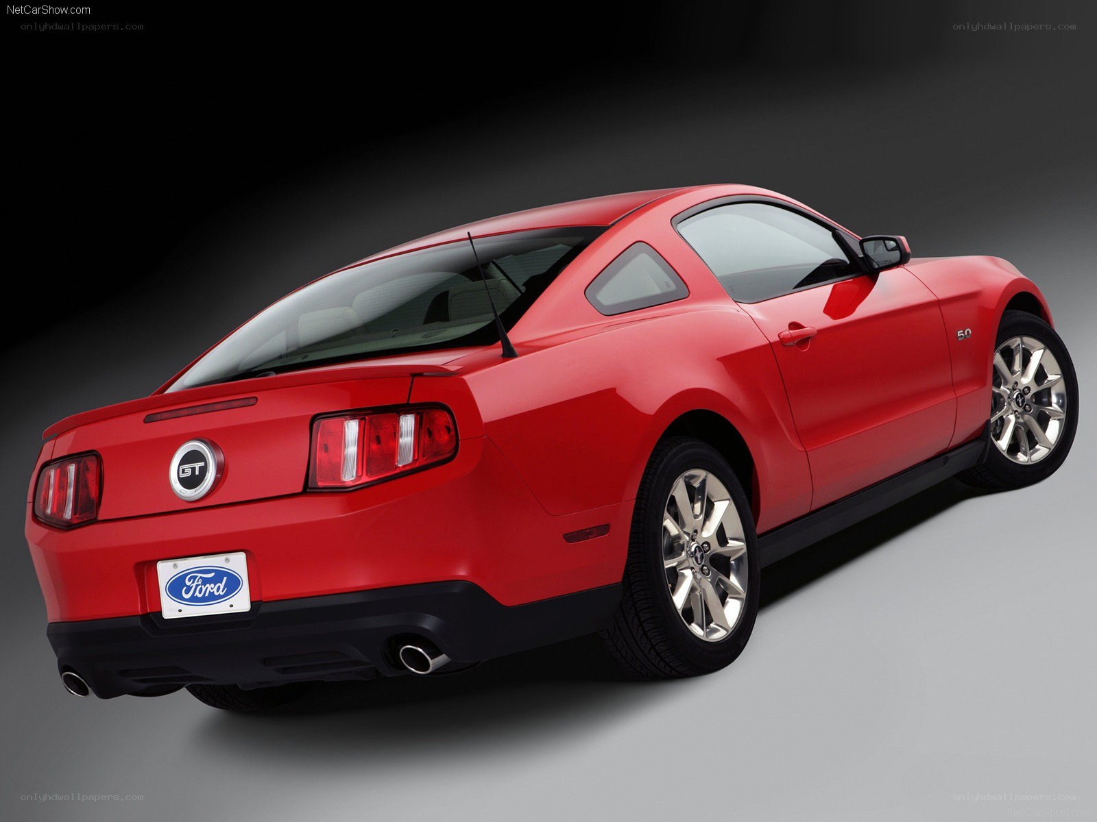 Red Ford Mustang GT