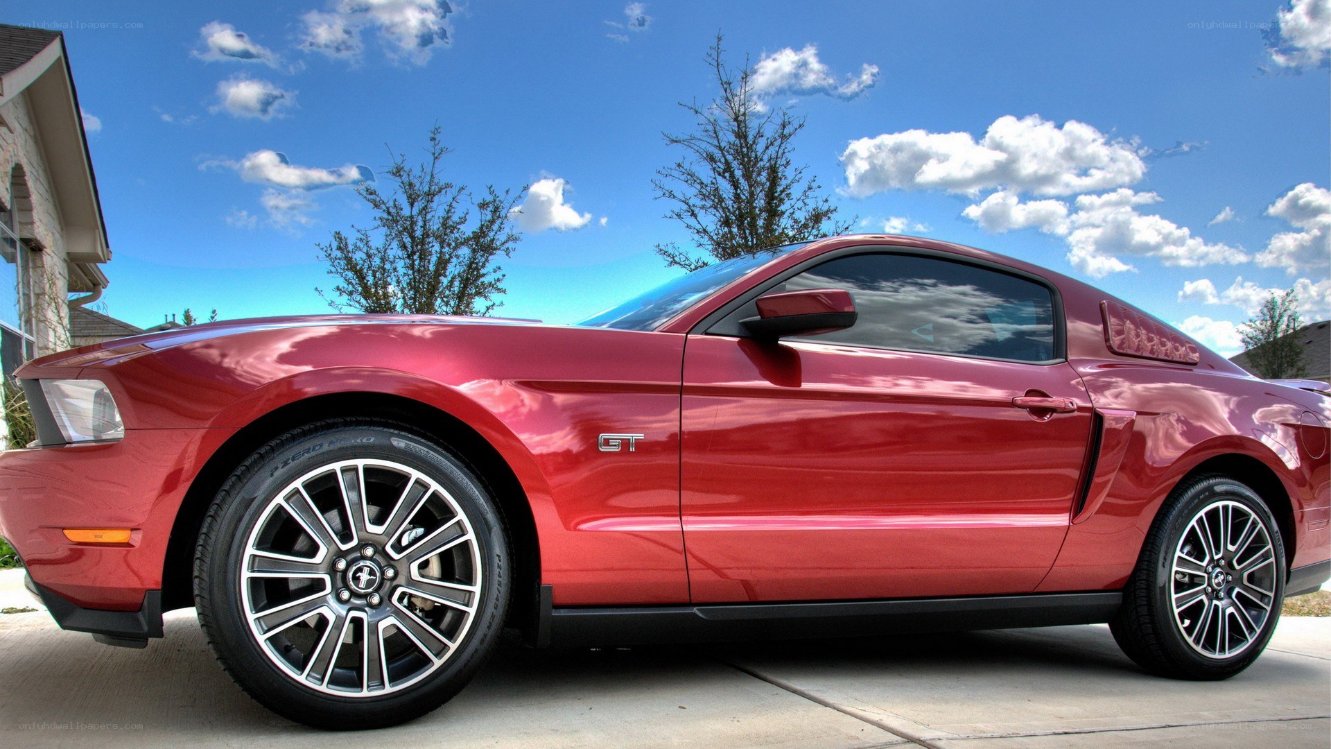 Red Ford Mustang GT
