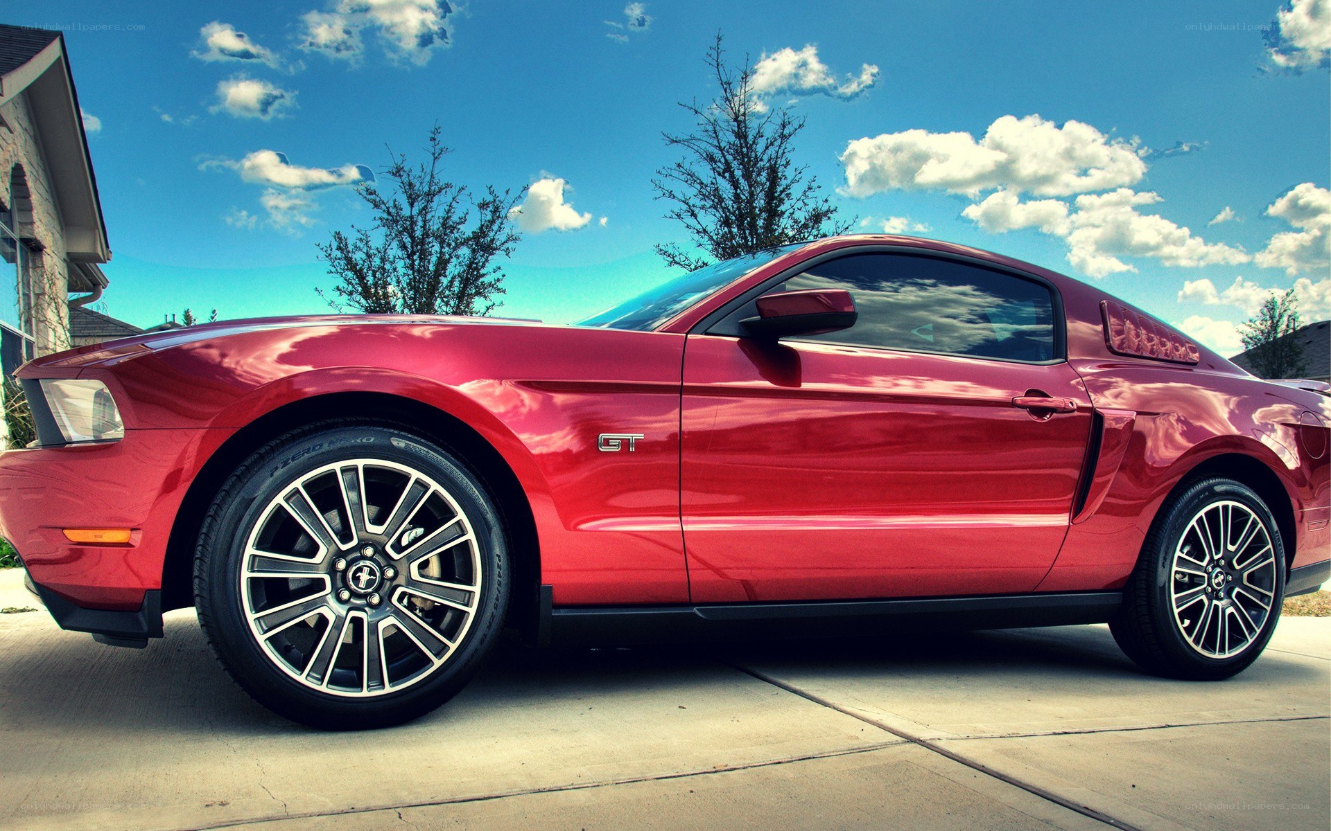 Red Ford Mustang GT