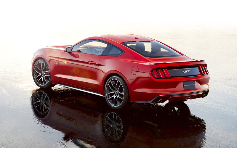 Red Ford Mustang Gt — Dramatic