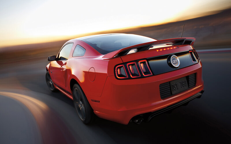 Red Ford Mustang Gt — Dynamic, Sunset
