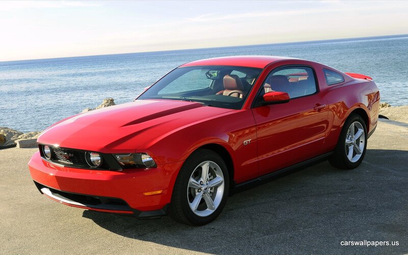 Red Ford Mustang Gt — Serene