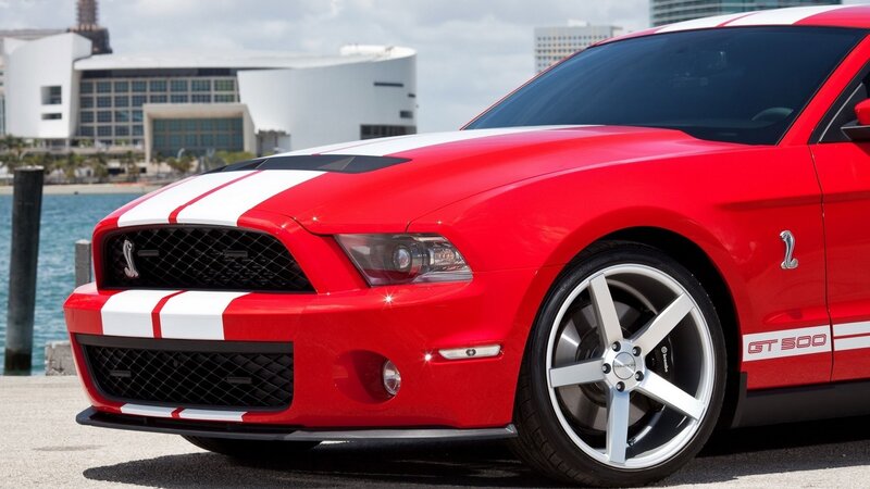 Red Ford Mustang Gt500 — Dynamic