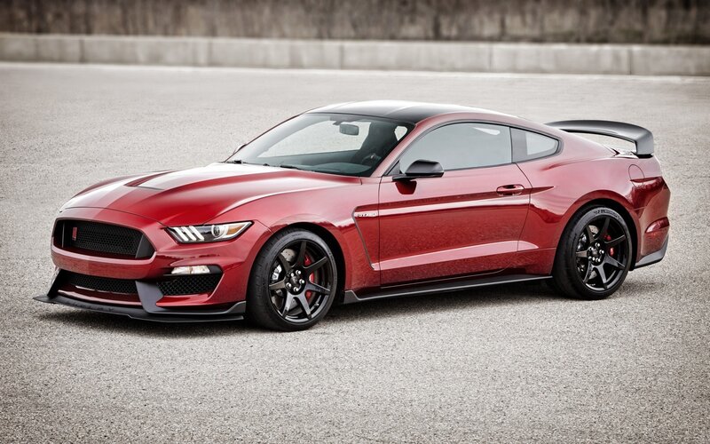 Red Ford Mustang Shelby GT350