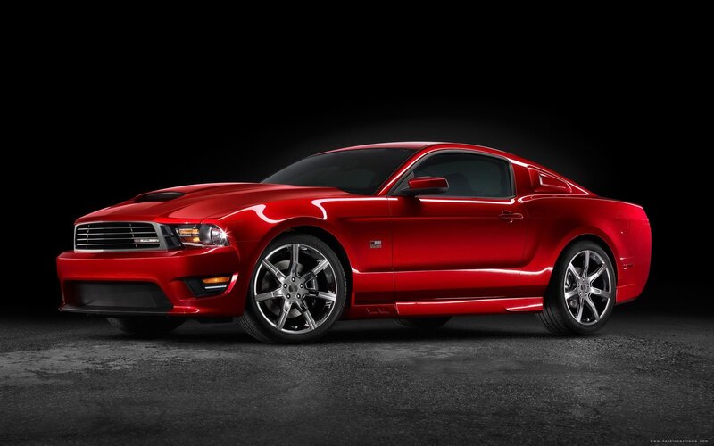 Red Ford Mustang Shelby GT500