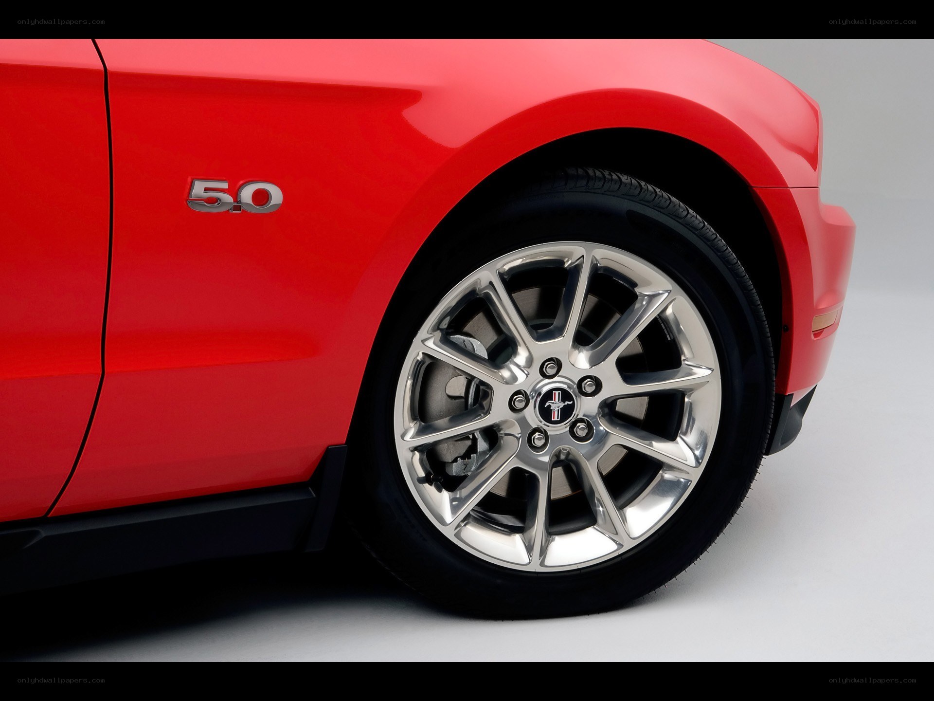 Red Ford Mustang wheel