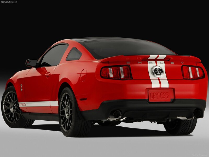 Red Ford Shelby GT500