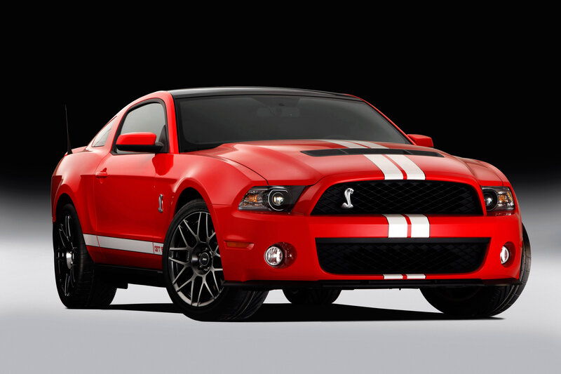 Red Ford Shelby Gt500 — Dramatic