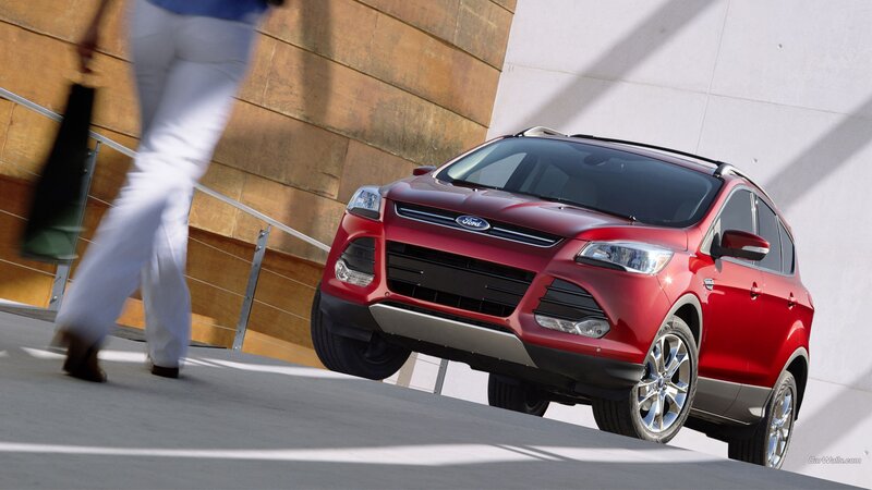 Red Ford Suv — Dynamic