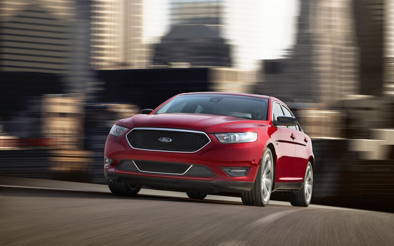 Red Ford Taurus — Dynamic, Afternoon
