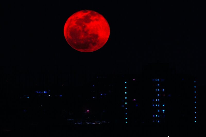 Red Full Moon