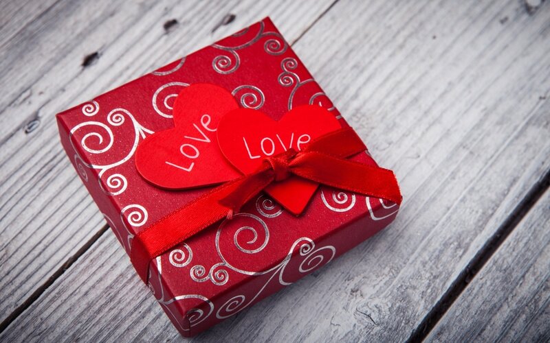 Red Gift Box — Romantic, Photograph