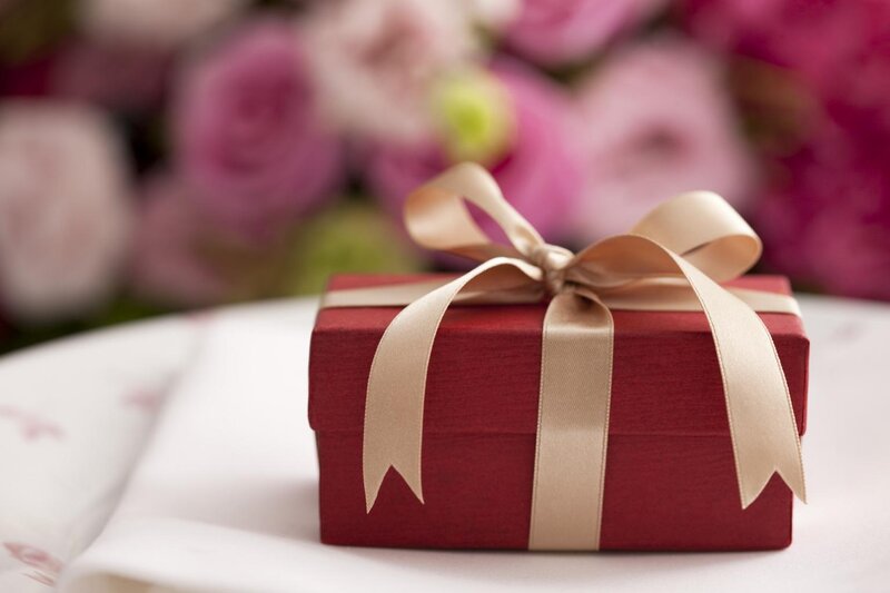 Red Gift Box with Ribbon — Calm