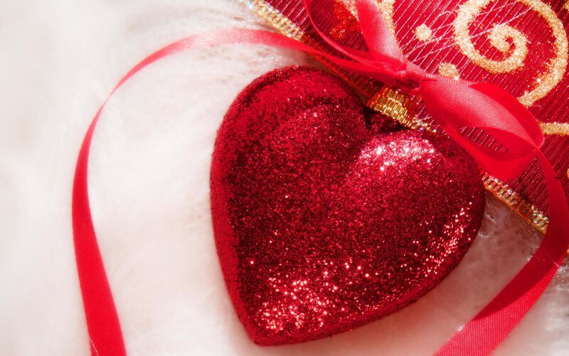 Red Glitter Heart — Festive