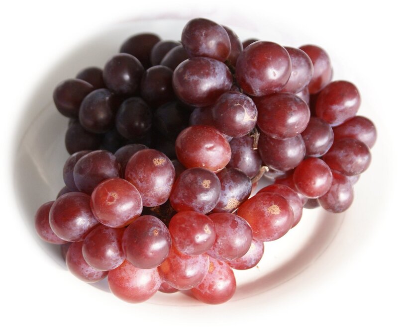 red grapes in a bowl