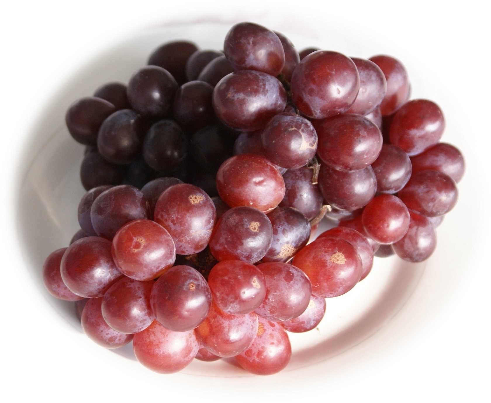 red grapes in a bowl