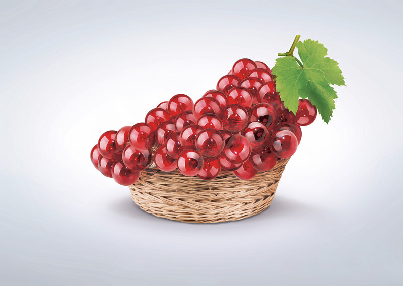 Red Grapes in Basket — Calm