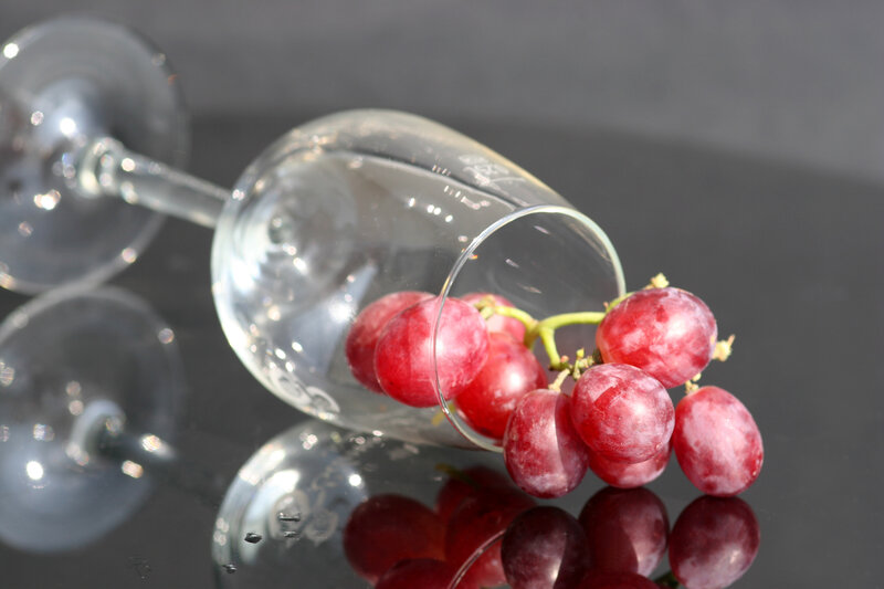 Red Grapes in Wine Glass — Calm