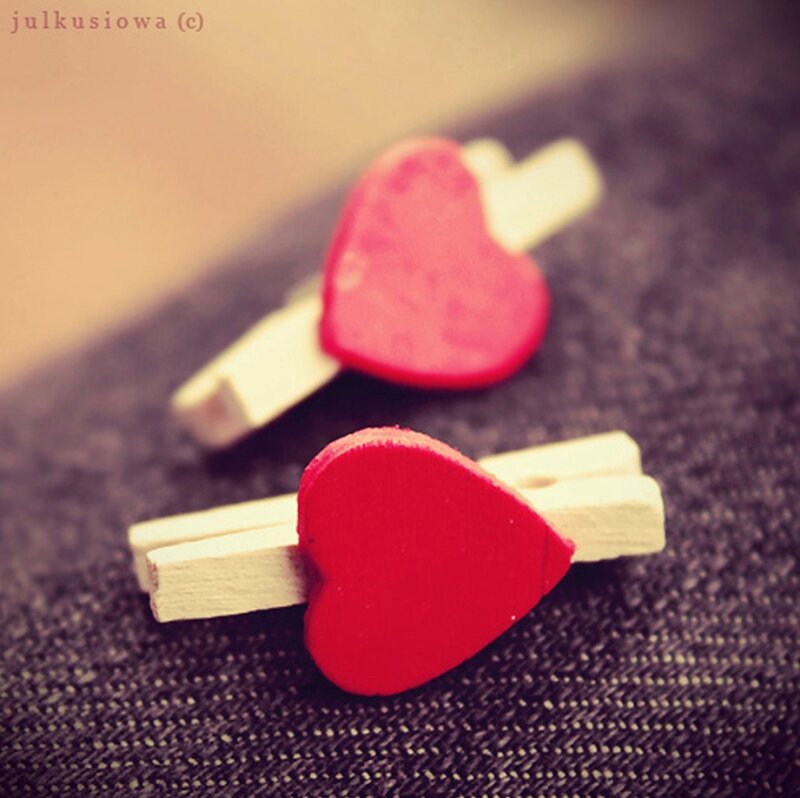 Red Heart Clips