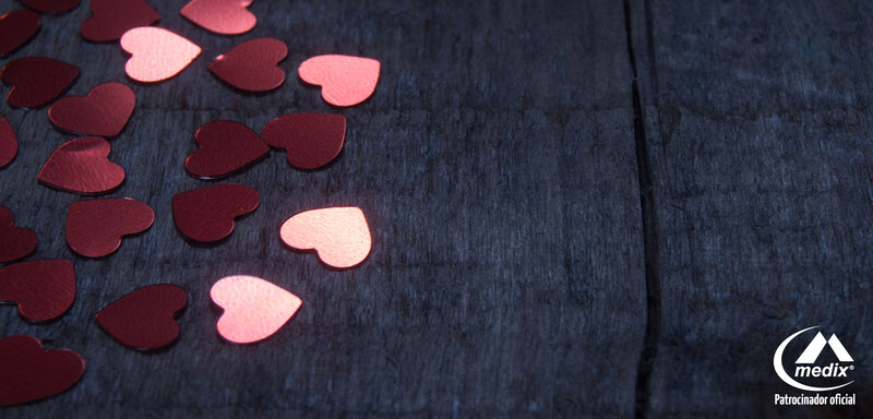 Red Heart Confetti — Romantic, Photograph, Wooden Surface