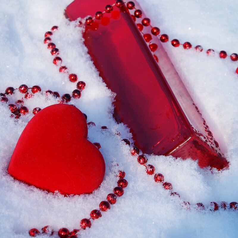 Red Heart in Snow — Romantic